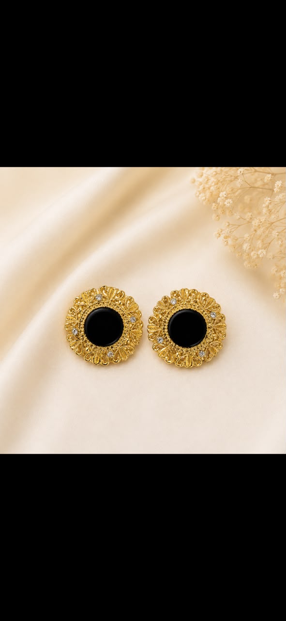 🌟Vintage Black Onyx Stud Earrings – Gold Filigree Medallion with Crystal Accents