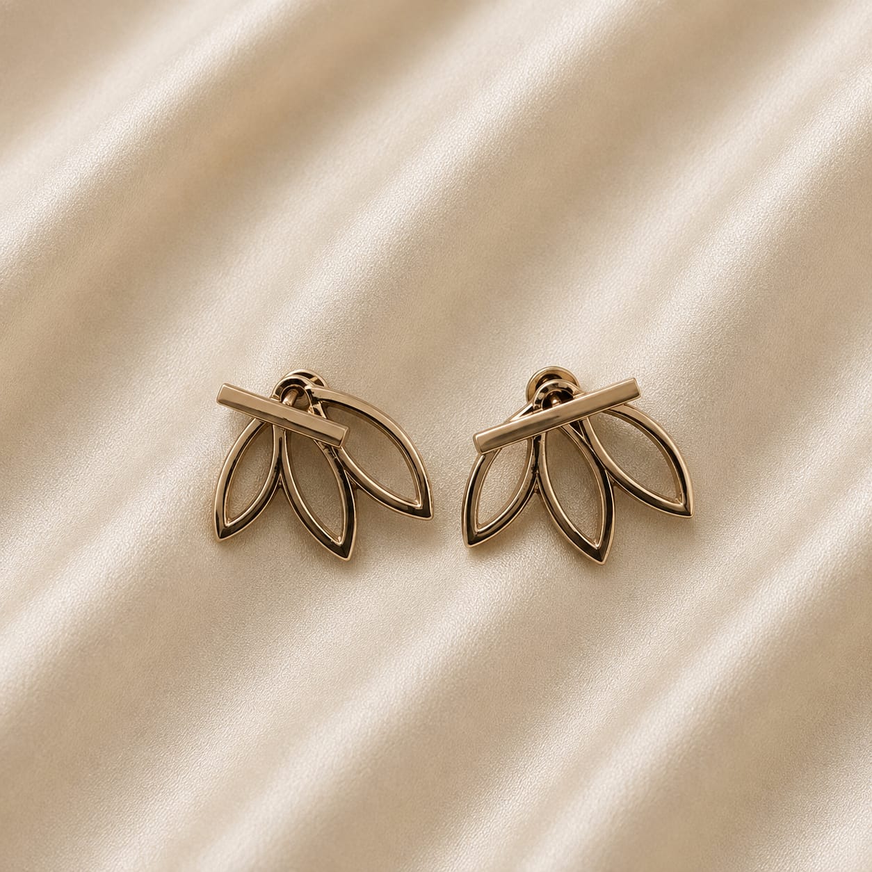 ✨Golden Leaf Stud Earrings for Women – Elegant Minimalist Statement Jewelry | Refined Everyday & Occasion Wear