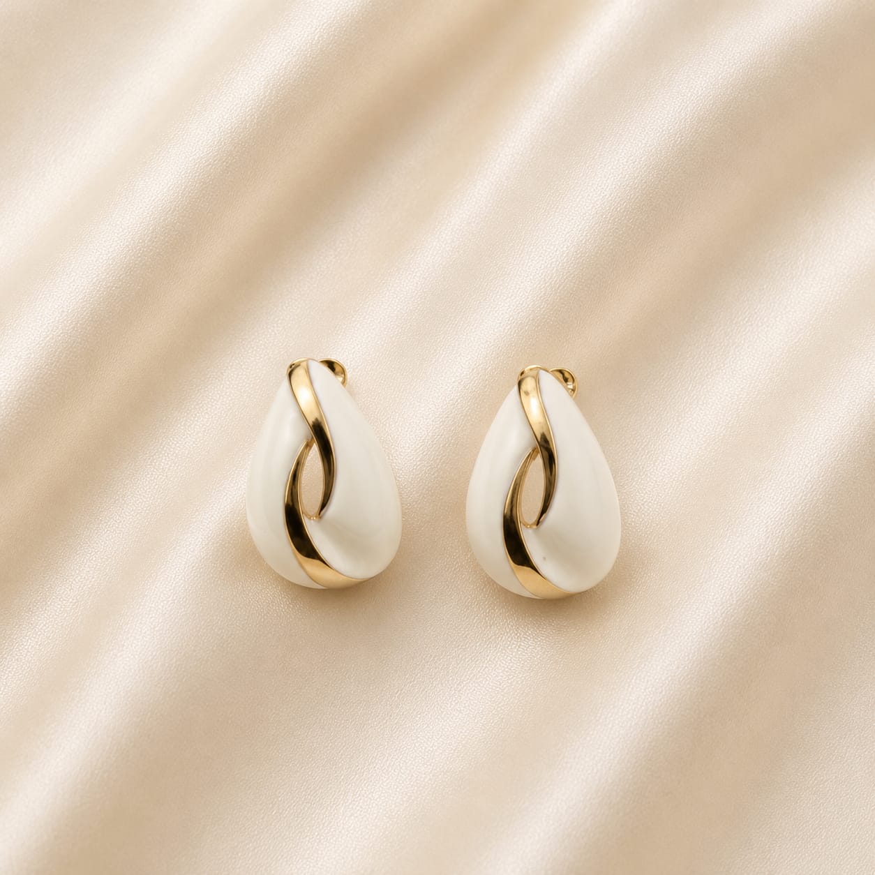 🌟White & Gold Twisted Teardrop Earrings for Women – Elegant Minimalist Statement Jewelry | Chic Party & Occasion Wear